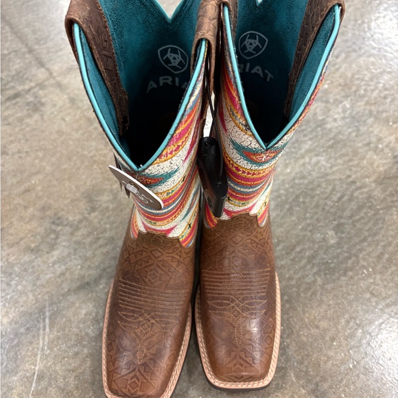 Ariat Brown Round Up western Wide Square Toe StretchFit cowboy boots - Picture 2 of 13